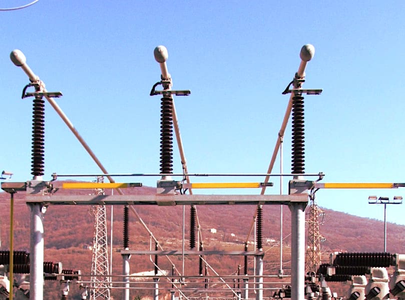 High-voltage earthing switch