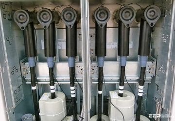 Online detection and location of partial discharges in MV cables