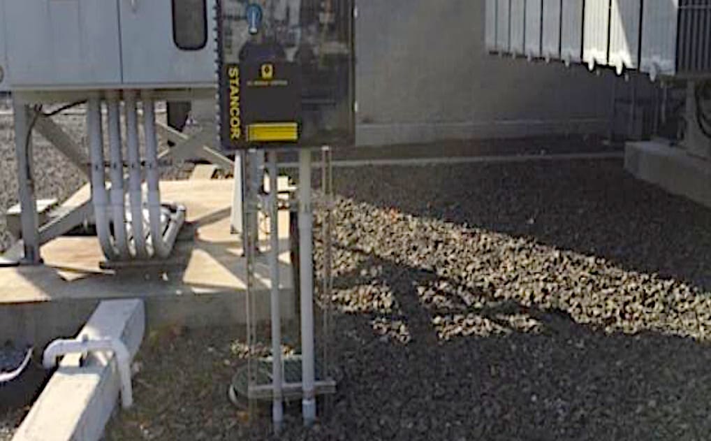 Transformer oil sensing pump