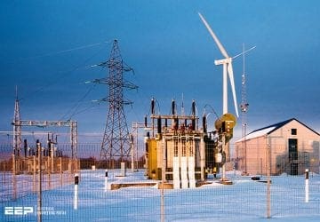 Technical comparison of two wind farms with a 33 kV and 66 kV collection grid